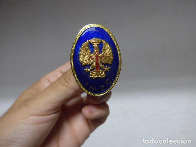 Militaria: Antiguo emblema del IMEC original franquista, insignia de epoca de Franco.