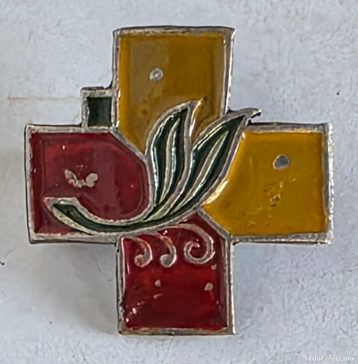 Militaria: Insignia Condecoraci&oacute;n Asistencia a Frentes y Hospitales Guerra Civil Espa&ntilde;ola - Carlistas - Cruz