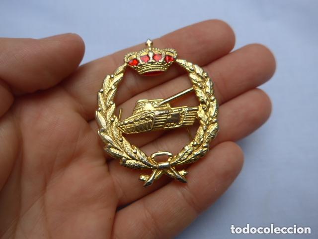 Militaria: Emblema de boina de tanquista de epoca Juan Carlos I, original, division acorazada.