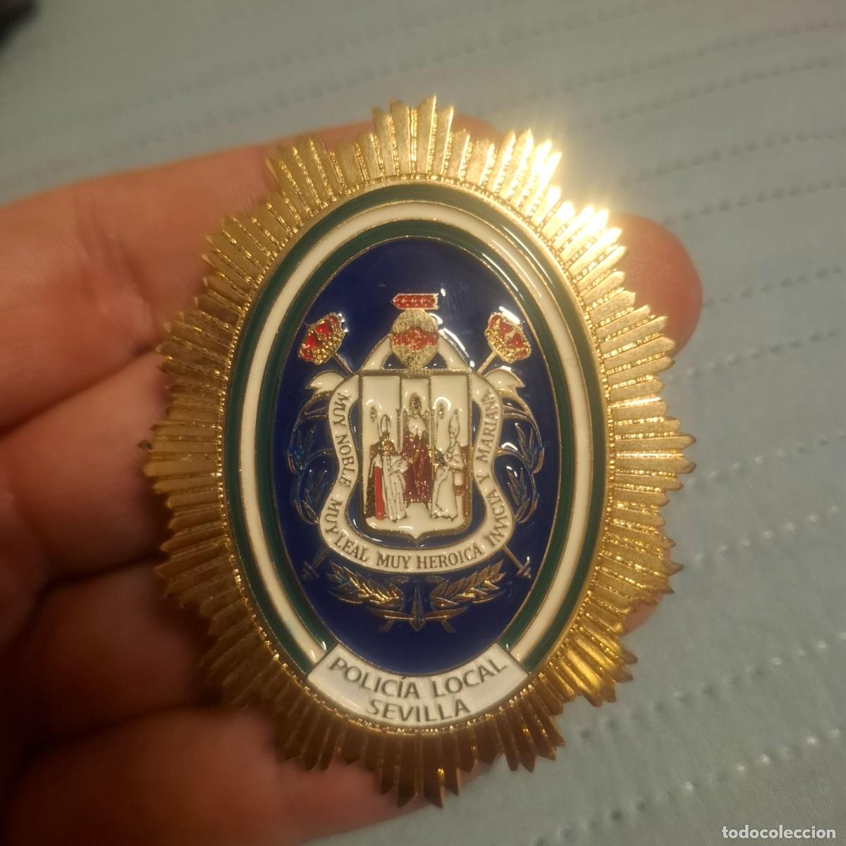 Militaria: Placa original de la policia local de Sevilla ( Entregada para traje de gala)