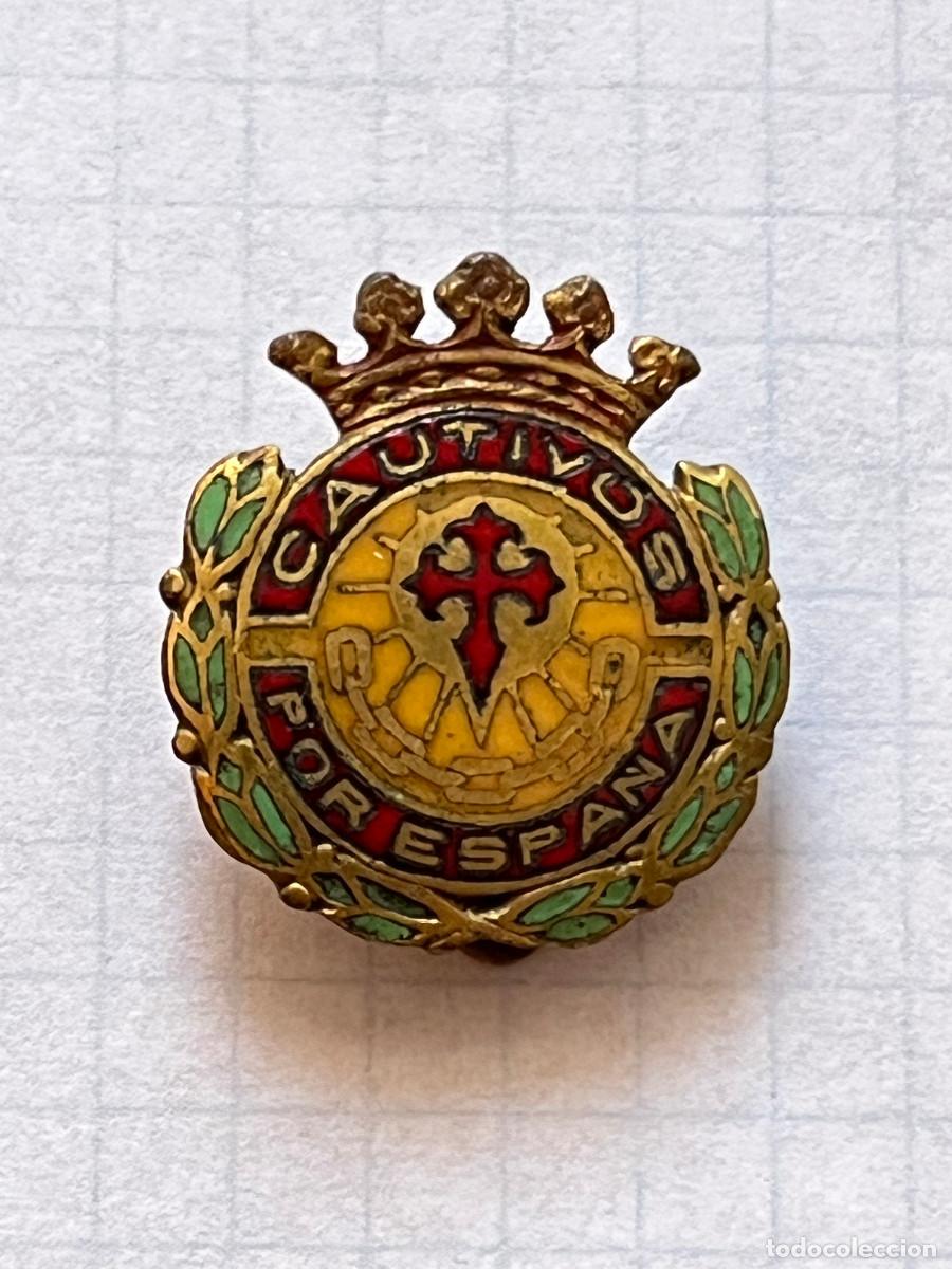 Militaria: Pin Hermandad de Cautivos por Espa&ntilde;a y Acci&oacute;n Cat&oacute;lica