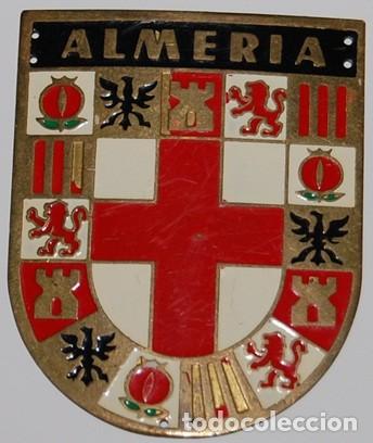 Militaria: PLACA DE MANGA OJE ALMER&Iacute;A FRENTE JUVENTUDES EPOCA FRANCO A&Ntilde;OS 60/70