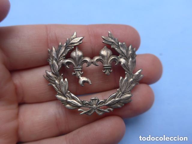 Militaria: Antiguo emblema de caballeria espa&ntilde;ola, original de Alfonso XIII.