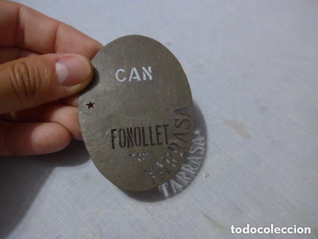 Militaria: Antigua placa emblema de can Fonollet de tarrasa, Terrassa, original. Policia ? Guarda ?