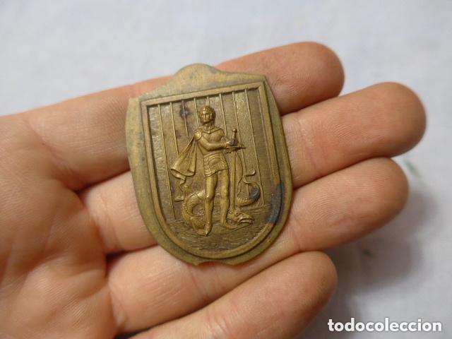 Militaria: Antiguo escudo catalan republicano a identificar, restos de castells, a&ntilde;os 30, original.