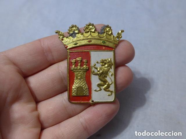 Militaria: Antiguo emblema insignia chapa de brazo Division Guadarrama y Somosierra. Guerra civil y 40s