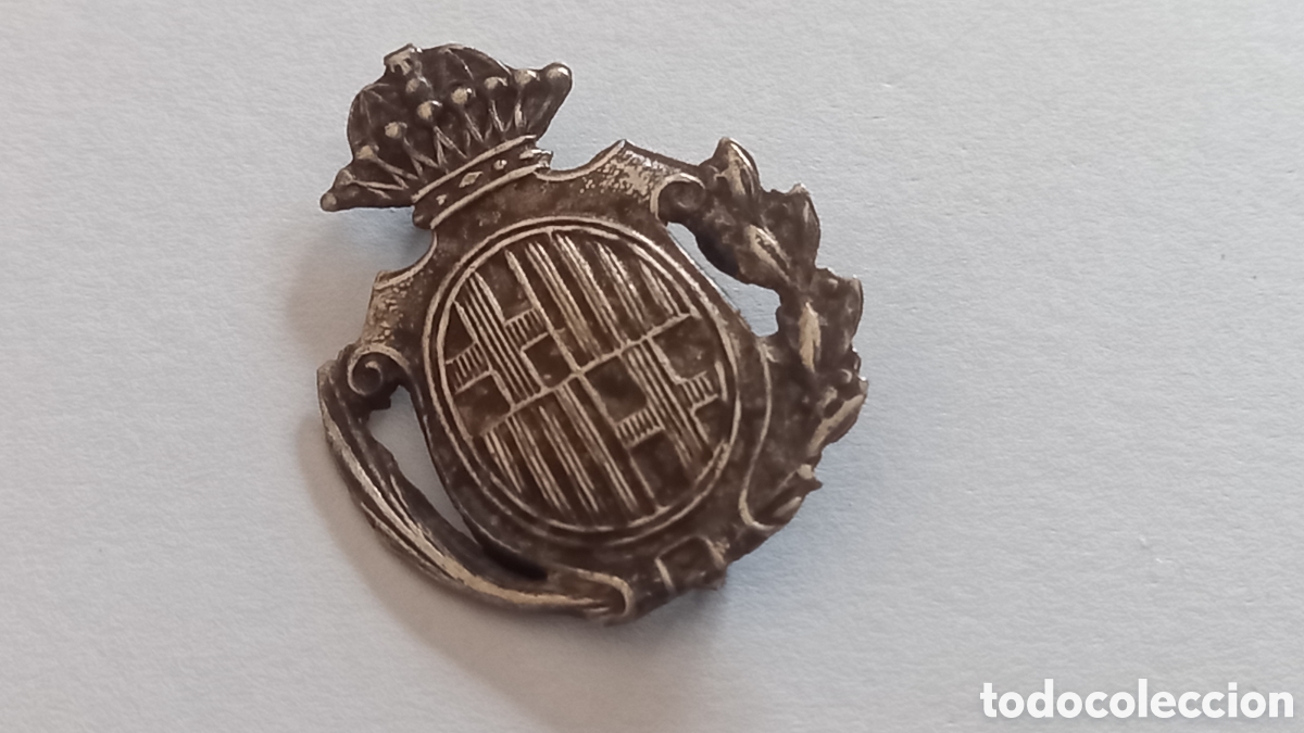Militaria: BARCELONA. Guardia Urbana o municipal. Antiguo emblema para gorra. A&ntilde;os 1920s