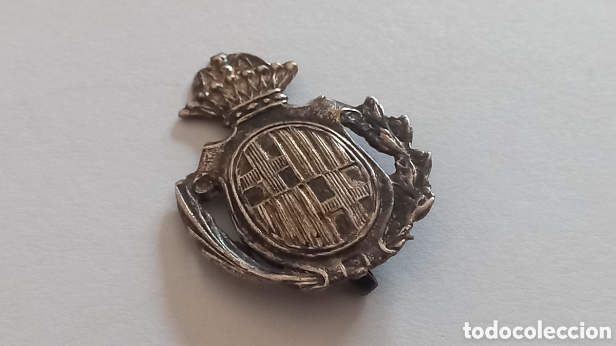 Militaria: BARCELONA. Guardia Urbana o municipal. Antiguo emblema para gorra. A&ntilde;os 1920s