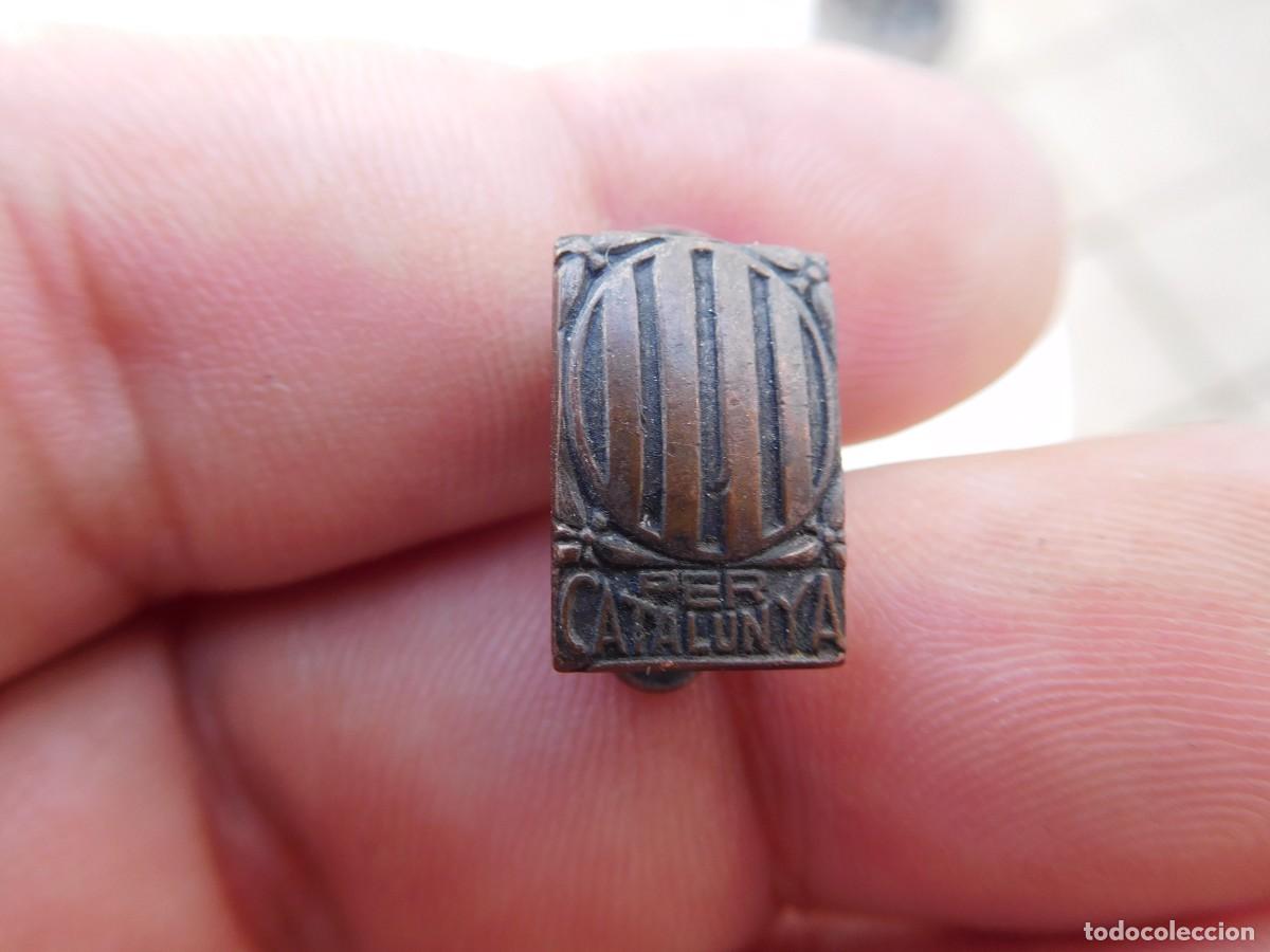 Militaria: Insignia antigua de solapa per Catalunya (Guerra civil)