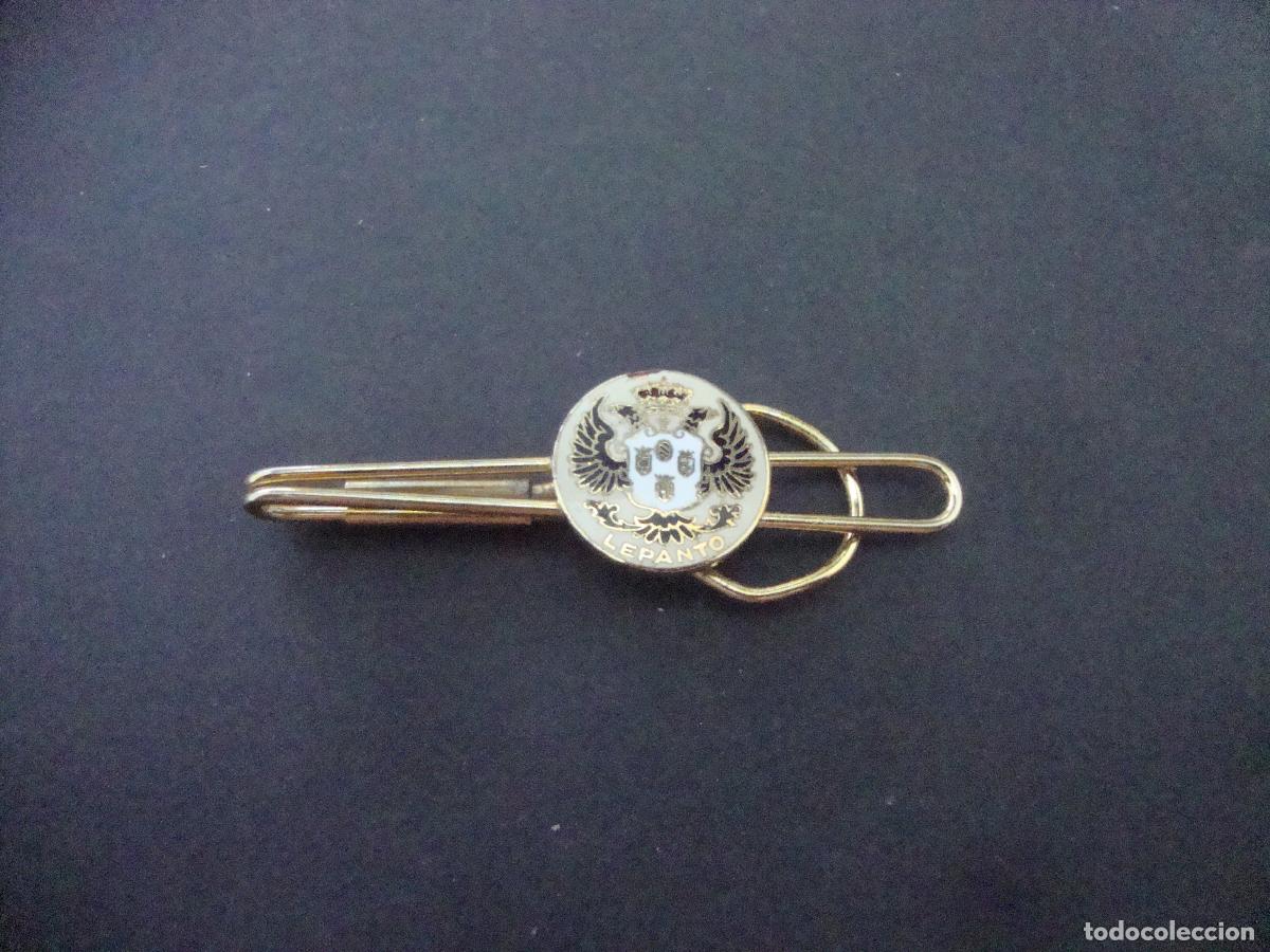 Militaria: SUJETA CORBATA AGUJA MILITAR LEPANTO