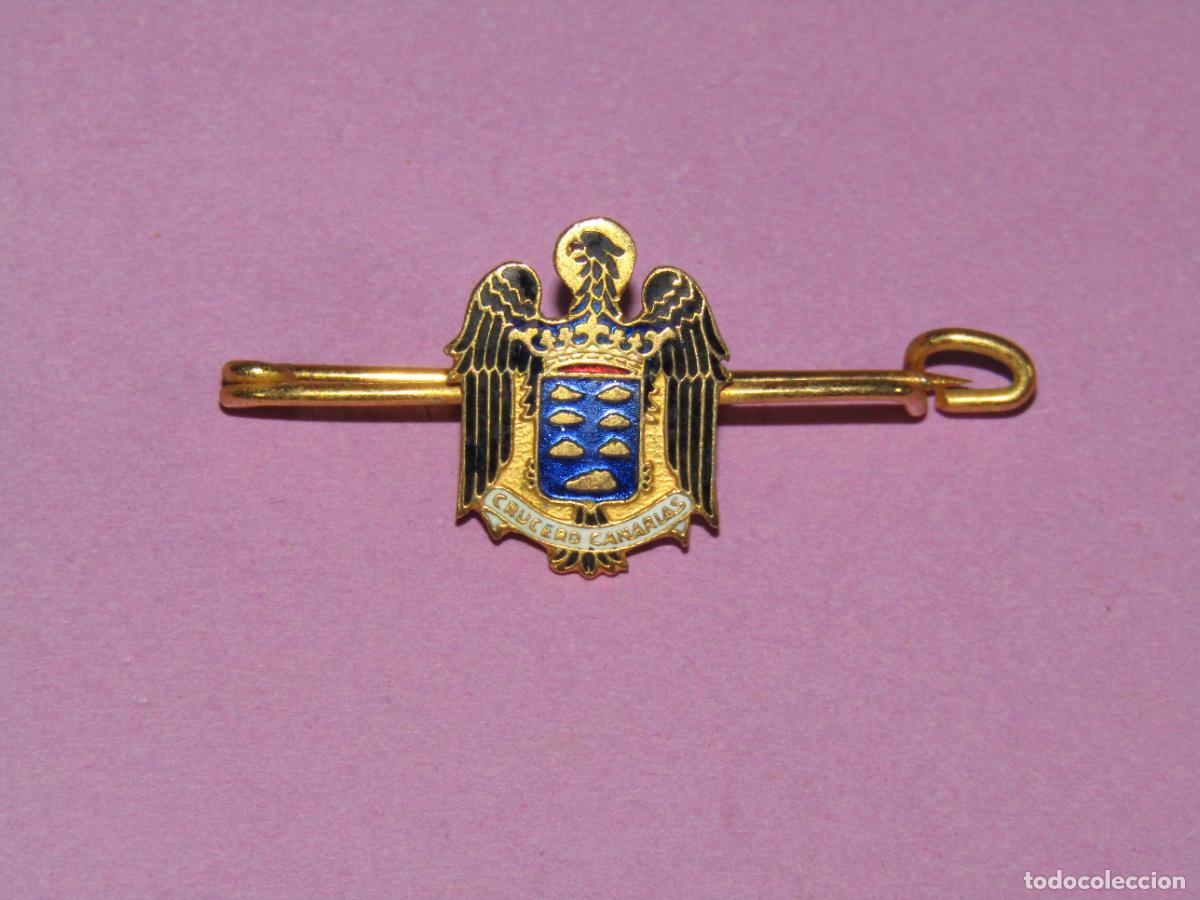 Militaria: Antiguo Alfiler de Corbata en Metal Dorado y Esmaltes del Crucero CANARIAS
