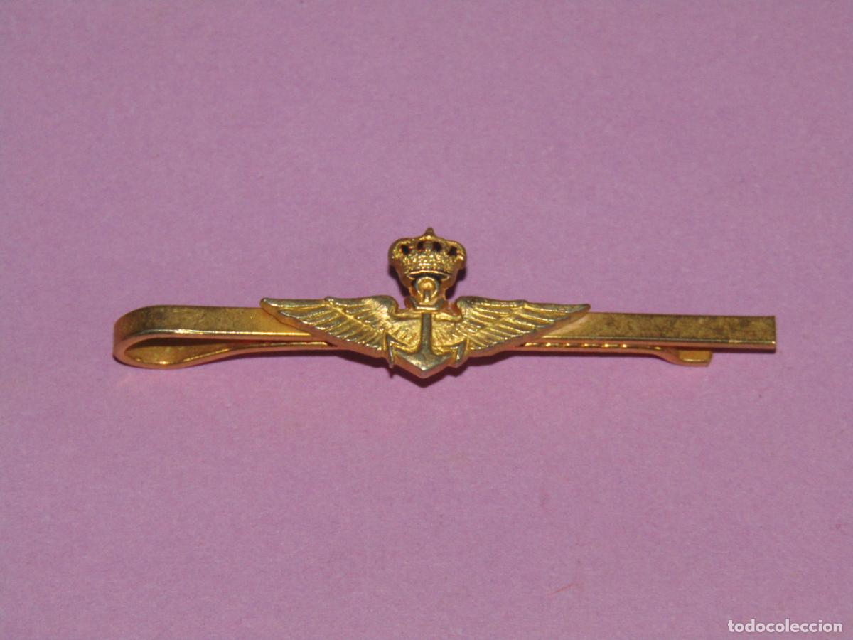 Militaria: Antiguo Pisacorbatas en Metal Dorado Armada Espa&ntilde;ola con Alas