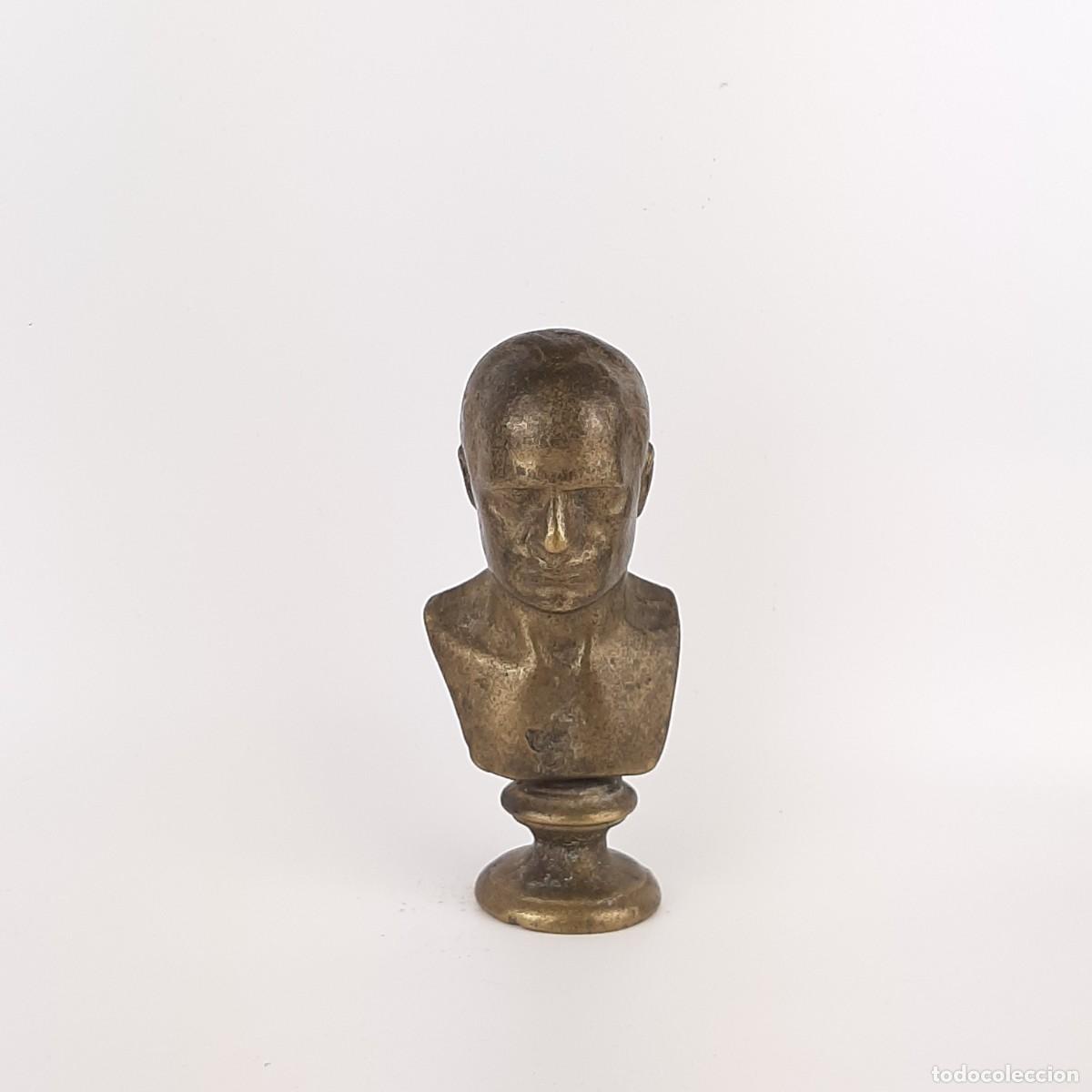 Militaria: fundici&oacute;n de bronce - Fusione in bronzo raffigurante mezzobusto di Mussolini. Peso 900 gr.