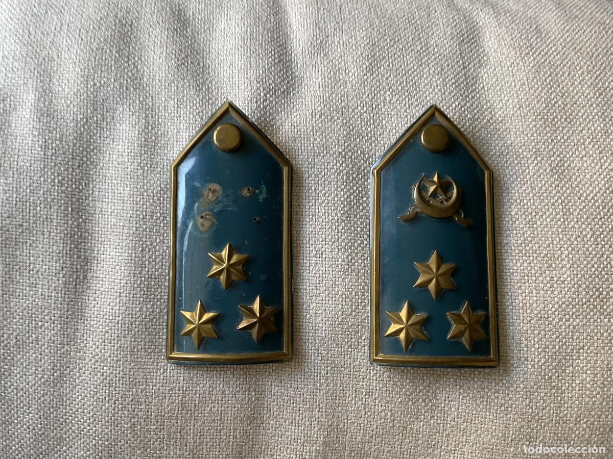 Militaria: Charretera de Capit&aacute;n de Grupo de Tiradores de IFNI S&Aacute;HARA ESPA&Ntilde;OL muy escaso