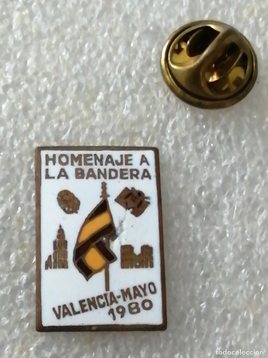 Militaria: PINS 000 &Uacute;NICO 1980 MAYO HOMENAJE A LA BANDERA ESPA&Ntilde;OLA ESPA&Ntilde;A FABRICANTE ESUAL VALENCIA
