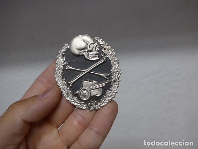 Militaria: Antiguo emblema contracarros o antitanque anticarros, original, guerra civil o division azul.
