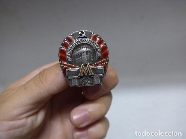 Militaria: Antigua insignia o emblema ruso original de 1935 del Metro sovietico de Kaganovitx, URSS comunista