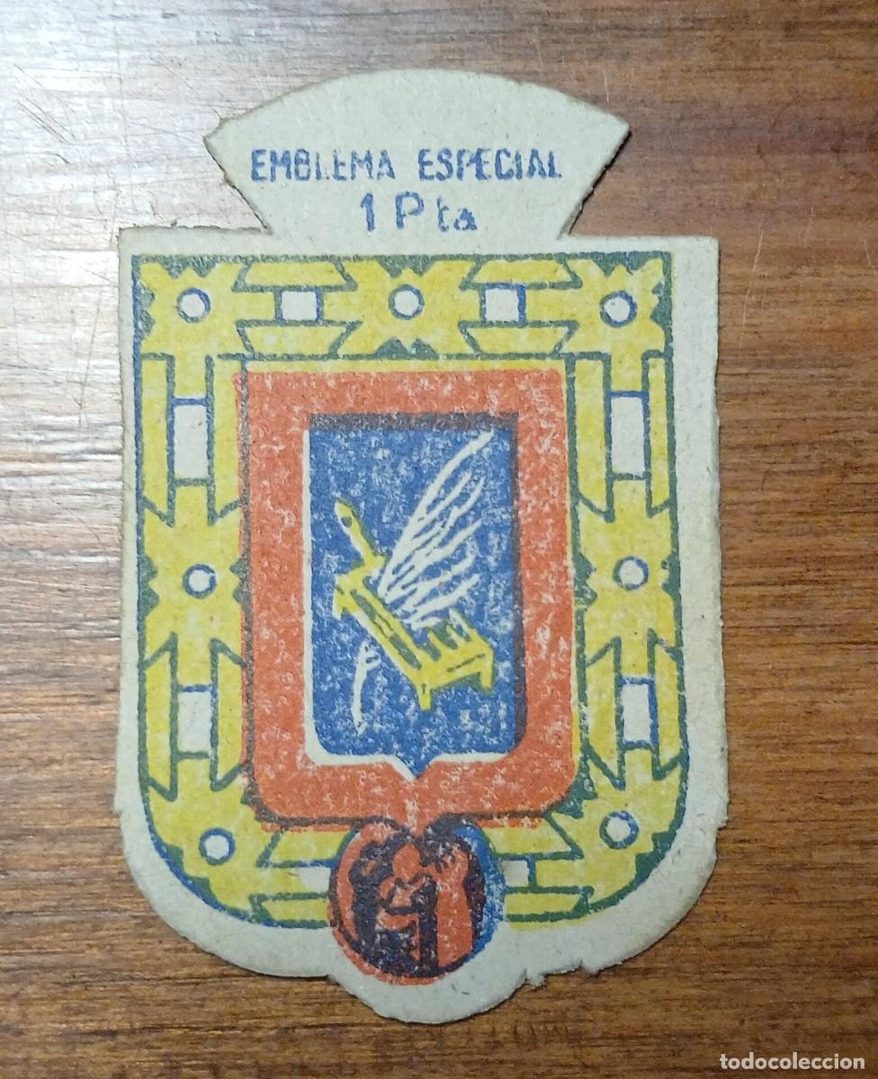 Militaria: Emblema auxilio social, especial 1 pts, serie X, N&ordm; 2, EL ESCORIAL.
