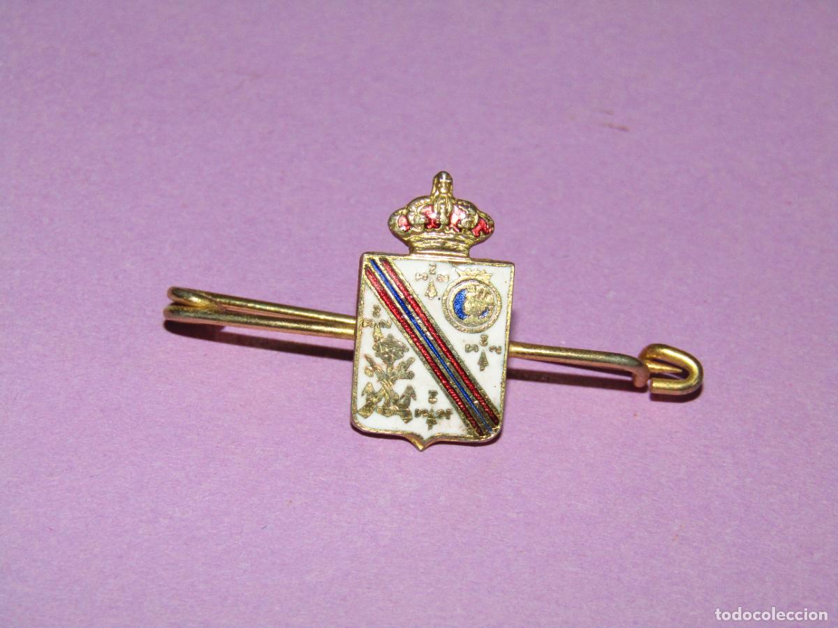 Militaria: Antiguo Alfiler de Corbata en Lat&oacute;n y Esmalte de la ESCUELA DE INFANTERIA DE MARINA