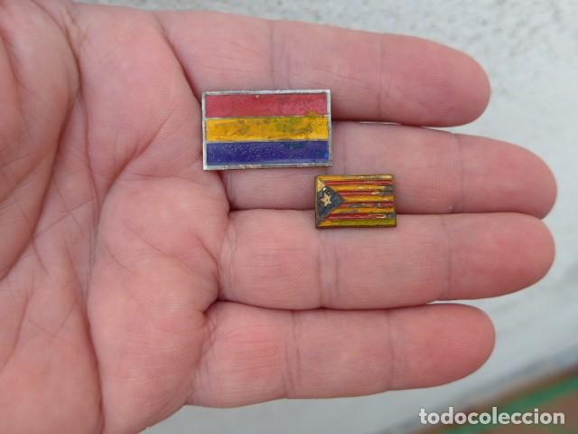 Militaria: ANTIGUAS INSIGNIAS REPUBLICANAS TRANSICION A&Ntilde;OS 70 ESTELADA Y BANDERA