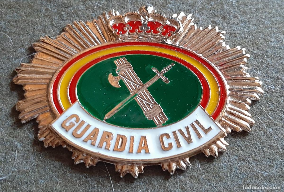 Militaria: PLACA DE CARTERA - GUARDIA CIVIL 7X5.5 CM.