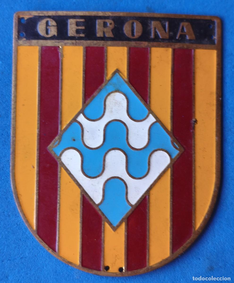 Militaria: Organizaci&oacute;n Juvenil Espa&ntilde;ola (O.J.E.). Frente Juventudes. Placa de Brazo. Gerona