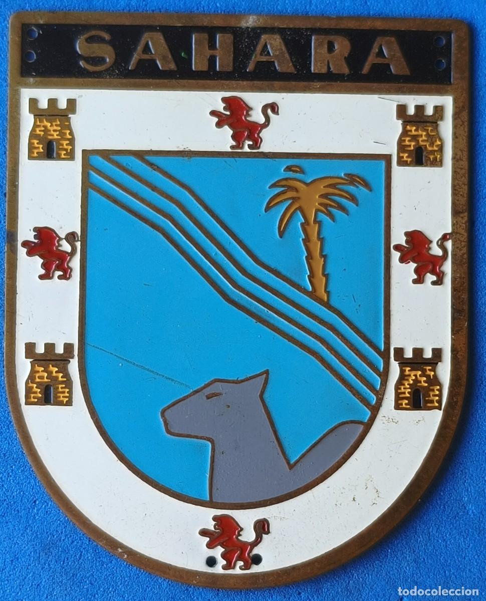 Militaria: Organizaci&oacute;n Juvenil Espa&ntilde;ola (O.J.E.). Frente Juventudes. Placa de Brazo. Sahara