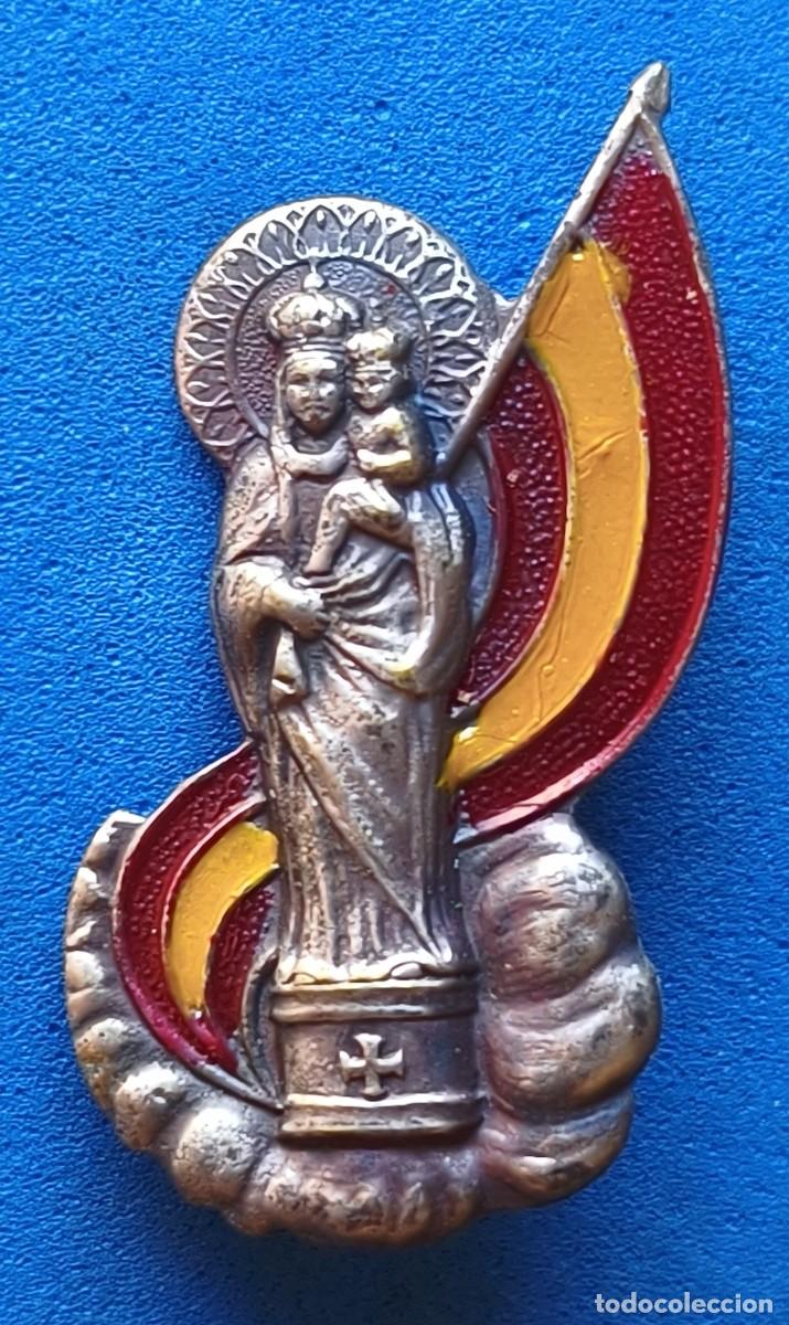 Militaria: Pin / Insignia / Emblema / Distintivo de car&aacute;cter propagand&iacute;stico. Virgen del Pilar.