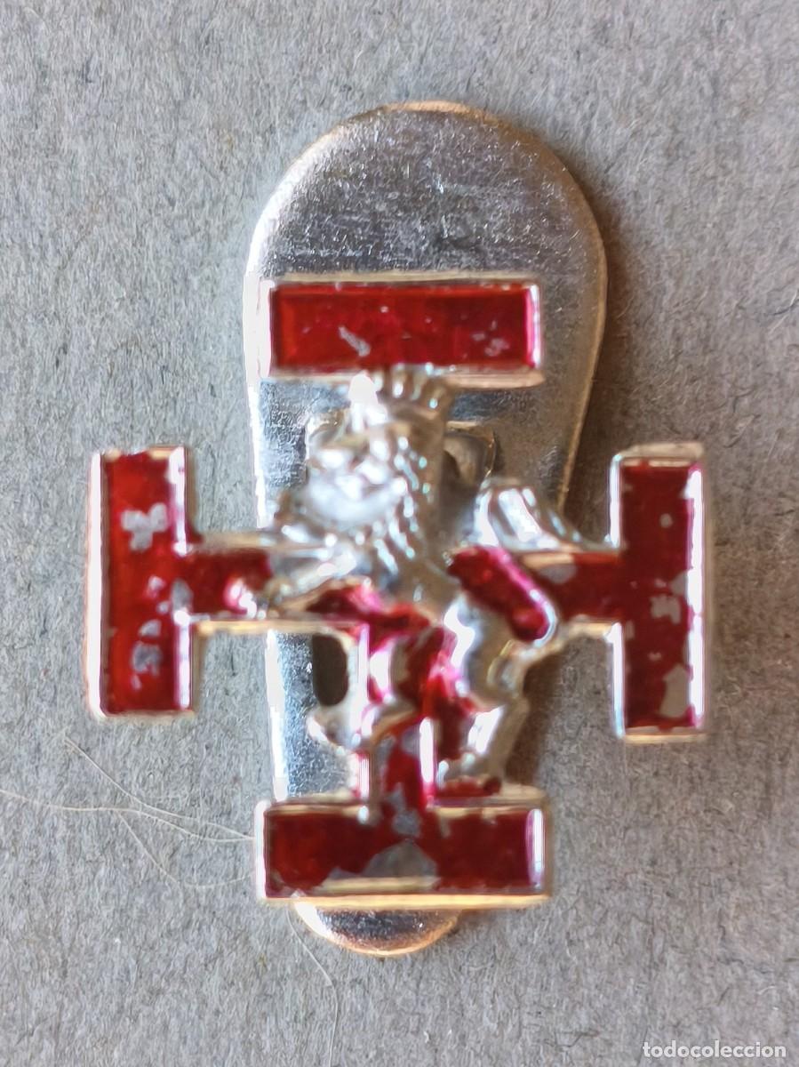 Militaria: Pin / Insignia / Emblema / Distintivo. Organizaci&oacute;n Juvenil Espa&ntilde;ola. O.J.E.