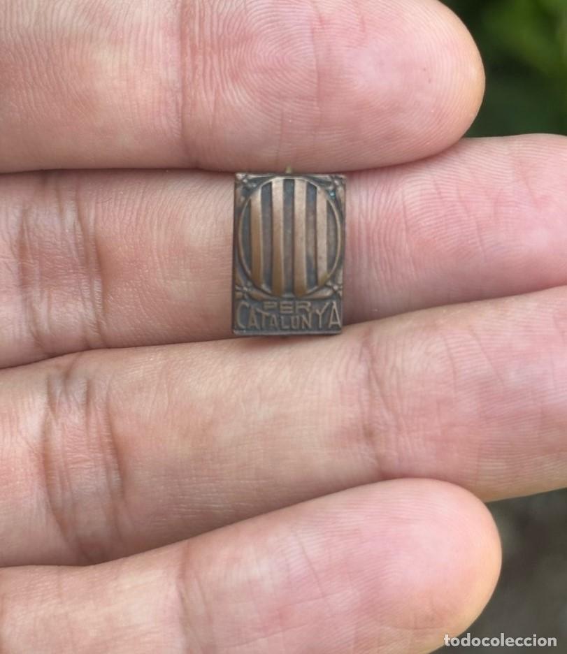 Militaria: ANTIGUA INSIGNIA PER CATALUNYA GUERRA CIVIL