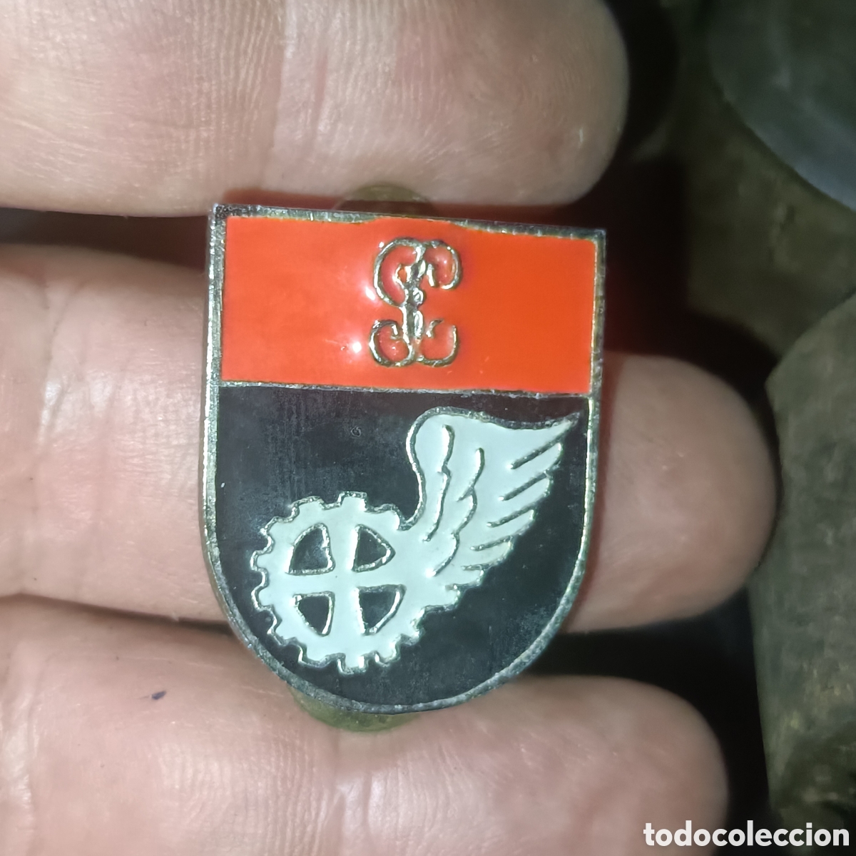 Militaria: Distintivo de especialidad de tr&aacute;fico Guardia civil mantenimiento