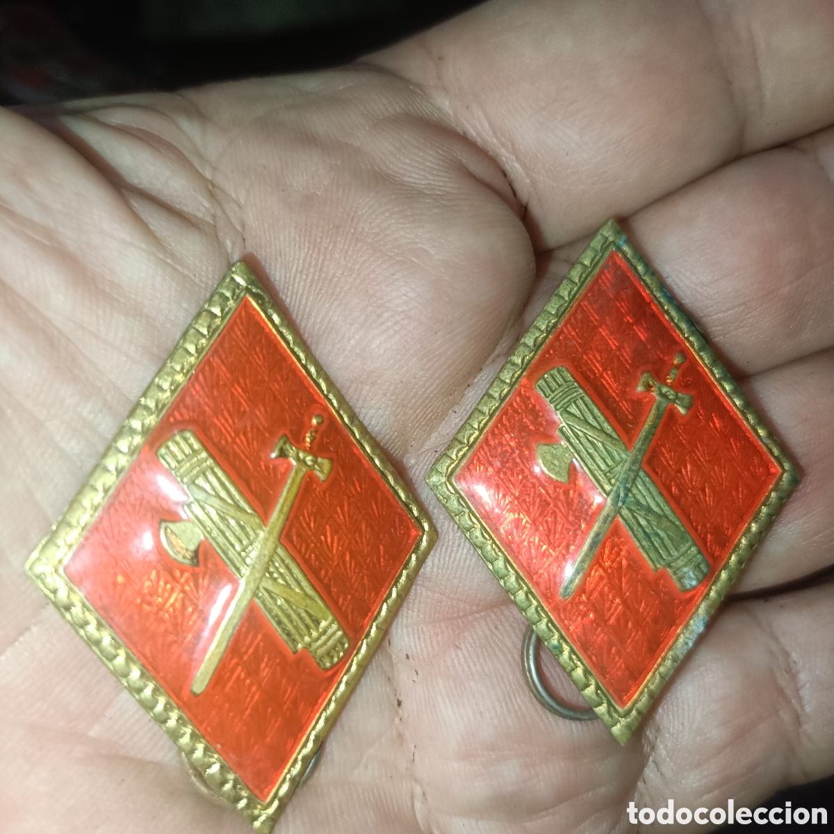 Militaria: Pareja de rombos de la Guardia civil