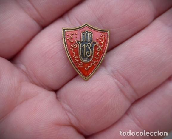 Militaria: ANTIGUA INSIGNIA 13 DIVISION CUERPO DE EJERCITO MARROQUI - MANO NEGRA - GUERRA CIVIL - ORIGINAL