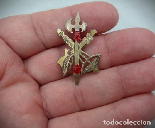 Militaria: ANTIGUO EMBLEMA DE LA LEGION ESPA&Ntilde;OLA EN PLATA