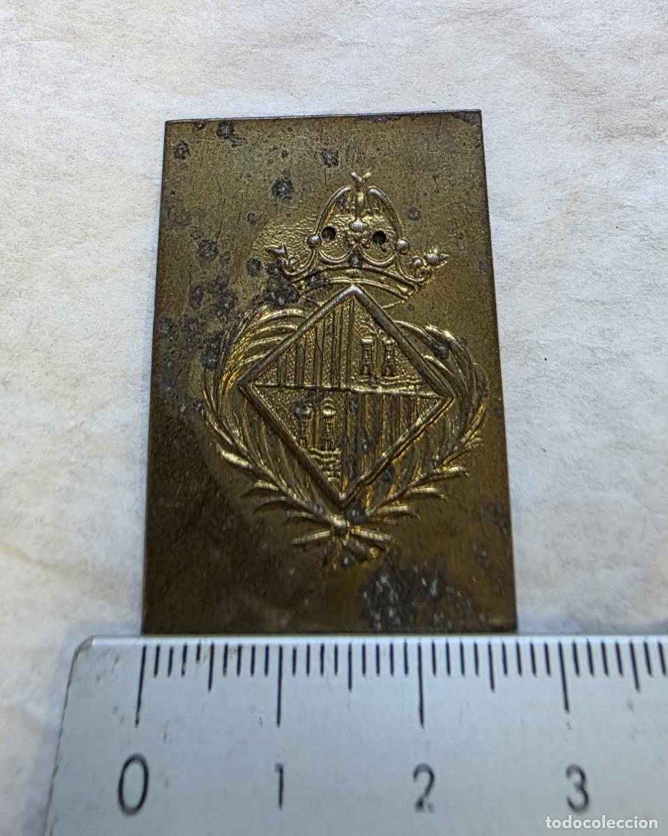 Militaria: Insignia de Polic&iacute;a Municipal, por terminar