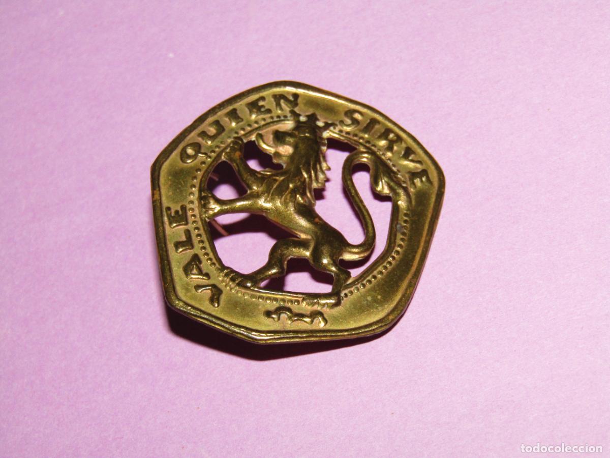 Militaria: Antiguo Emblema Insignia para Boina o Similar VALE QUIEN SIRVE dela OJE Organizaci&oacute;n Juvenil Espa&ntilde;ol