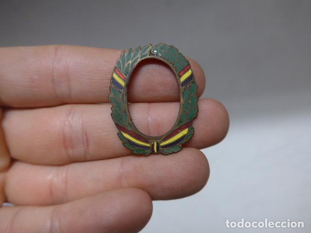Militaria: Antiguo centro de insignia o emblema republicano de la policia catalana de Generalitat, guerra civil