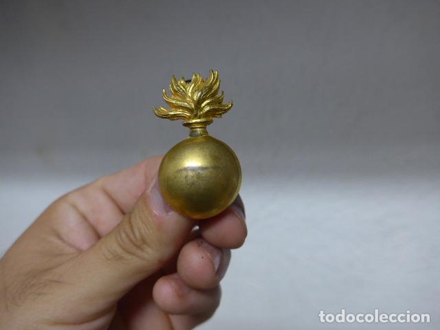 Militaria: Antigua insignia o emblema de artilleria, original. Guerra civil.