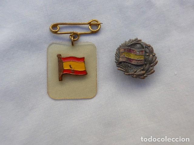 Militaria: INSIGNIAS PATRIOTICAS BANDERA ESPA&Ntilde;OLA SOBRE CELULOIDE Y INSIGNIA DE OJAL GUERRA CIVIL