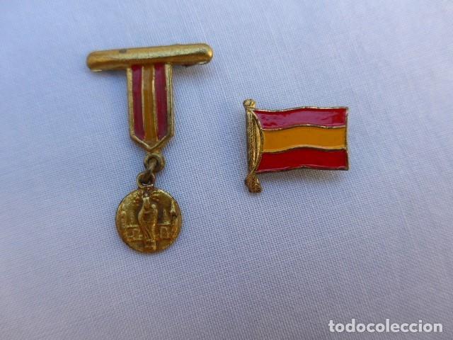 Militaria: ANTIGUA MEDALLA MINIATURA VIRGEN DEL PILAR Y INSIGNIA BANDERA ESPA&Ntilde;OLA PATRIOTICAS GUERRA CIVIL Y