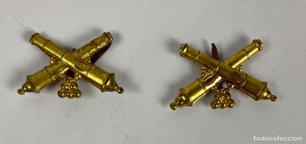 Militaria: PAREJA DE INSIGNIAS para cuello de uniforme antiguas Artiller&iacute;a CASTELLS