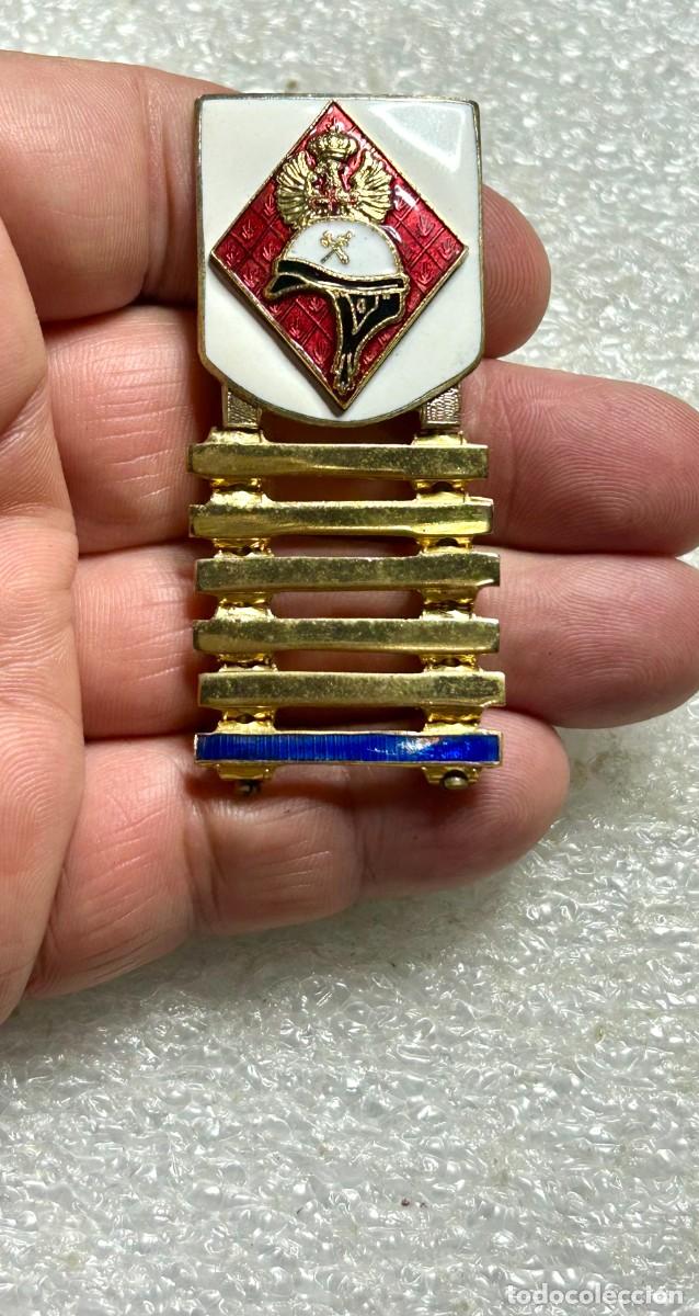 Militaria: 4228.Distintivo de permanencia de la Agrupaci&oacute;n de Tr&aacute;fico de la Guardia Civil