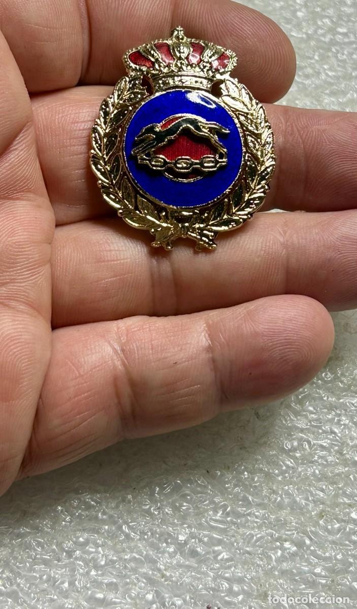 Militaria: 4229. Distintivo de Profesor de Educaci&oacute;n F&iacute;sica de las Fuerzas Armadas y el Ejercito de Tierra