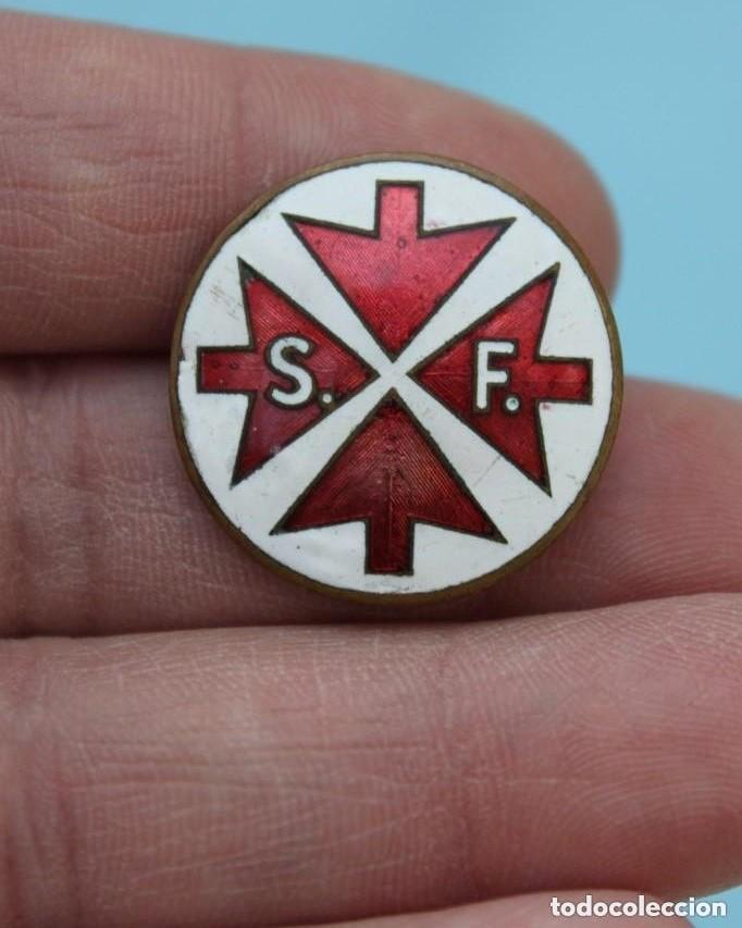Militaria: EMBLEMA SECCION FEMENINA DE FALANGE - SOCORROS DE URGENCIA - NUMERADO