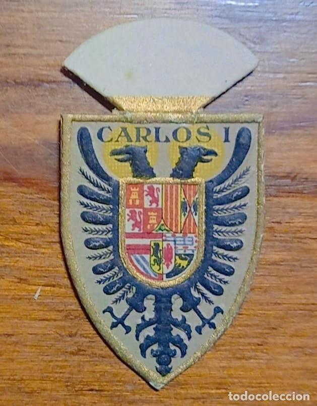 Militaria: Emblema auxilio social, CORRIENTE 30 CTS, serie C, N&ordm; 5, Armas de CARLOS I.
