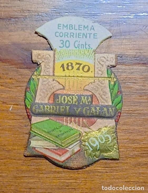 Militaria: Emblema auxilio social, corriente 30 cents, serie E, N&ordm; 11, GABRIEL Y GALAN.