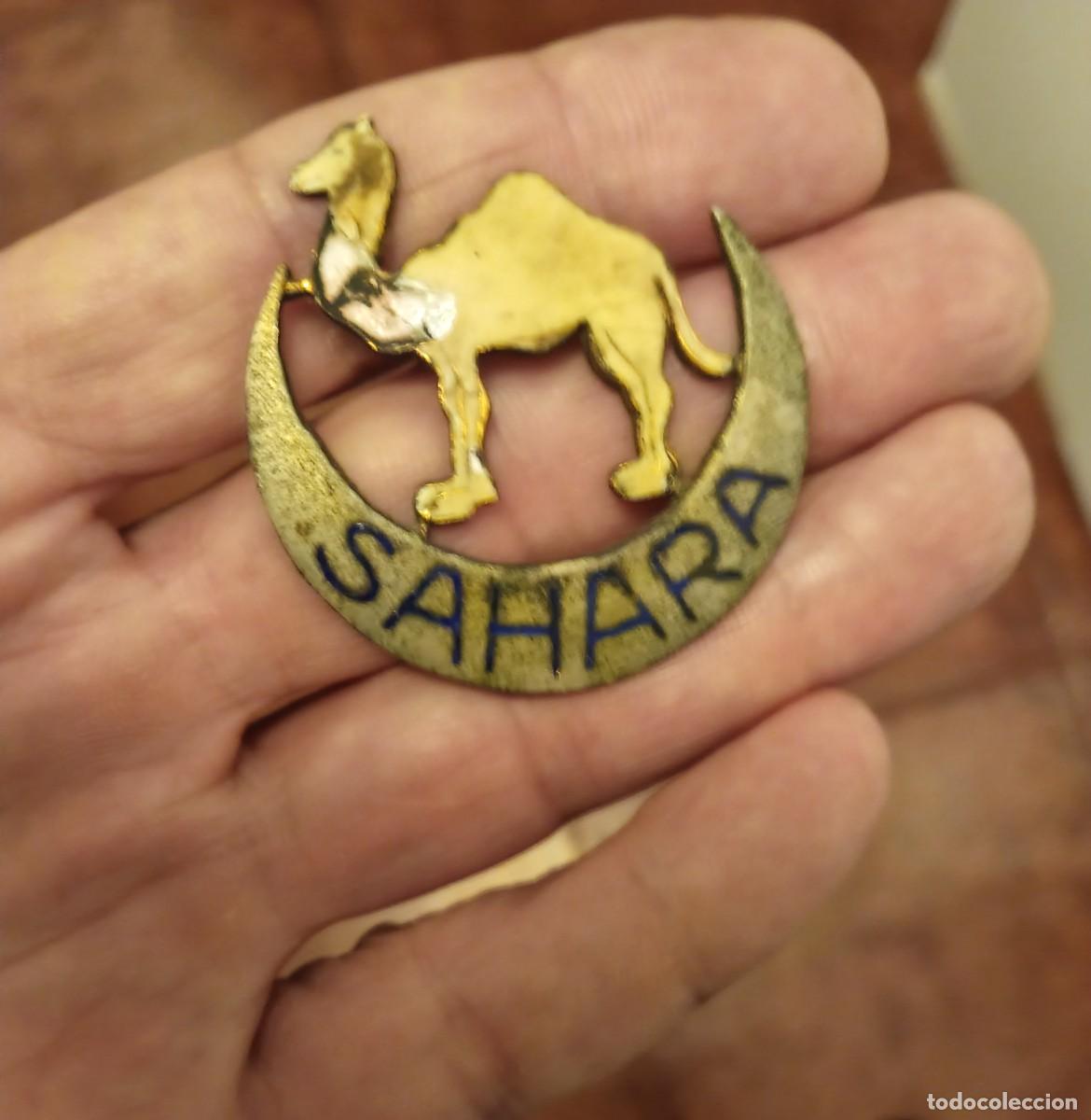 Militaria: Emblema S&aacute;hara original sin el enganche trasero