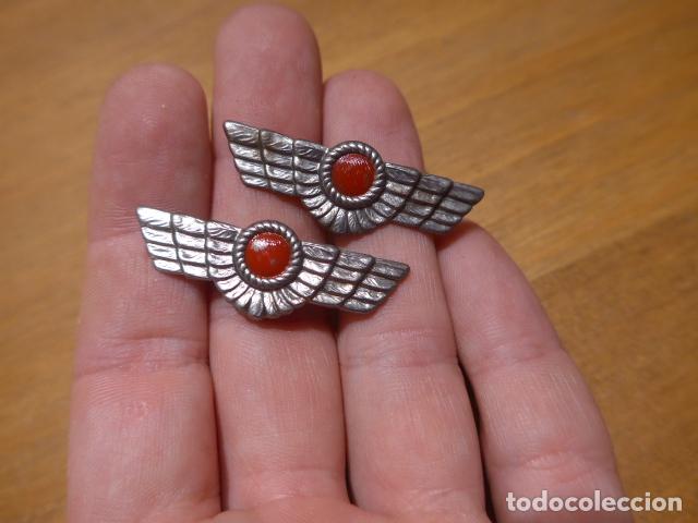 Militaria: Antigua pareja de insignias o emblemas de aviacion republicana de guerra civil, originales. Rokiski