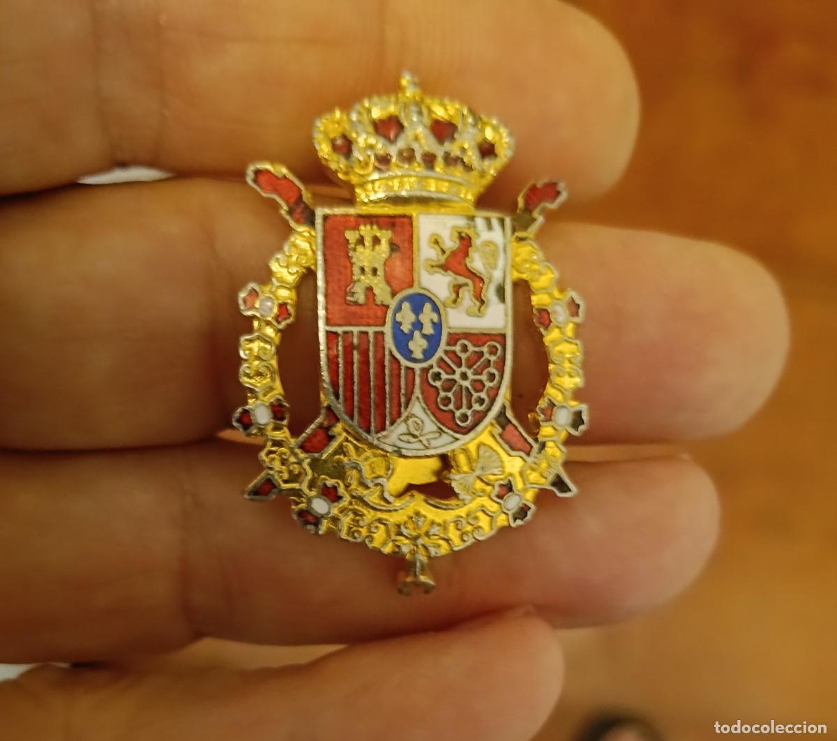 Military Antiques: Insignia de boina o pecho casa real Espa&ntilde;a