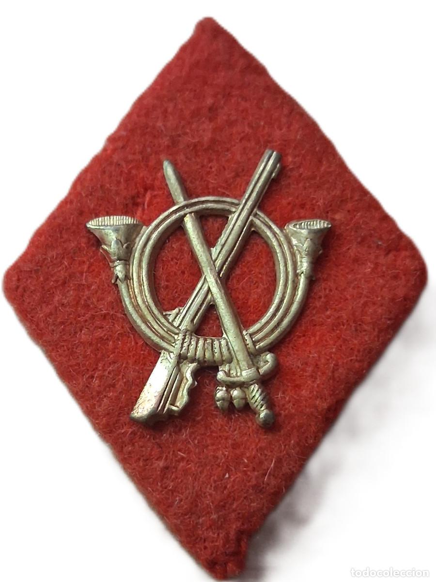 Militaria: ROMBO INFANTERIA PA&Ntilde;O Y METAL (1)